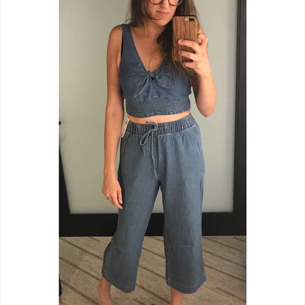 Two piece Abercrombie and fitch smocked chambray set